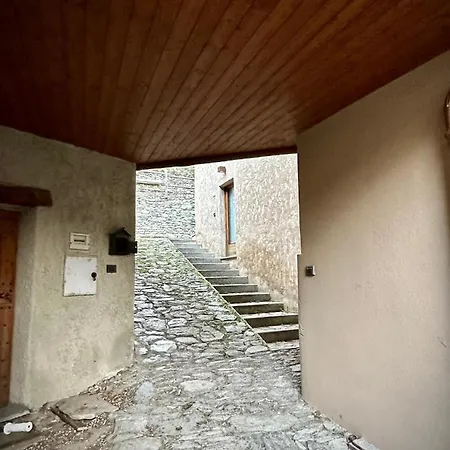 Maison Dede - Cir 0004 Daire *